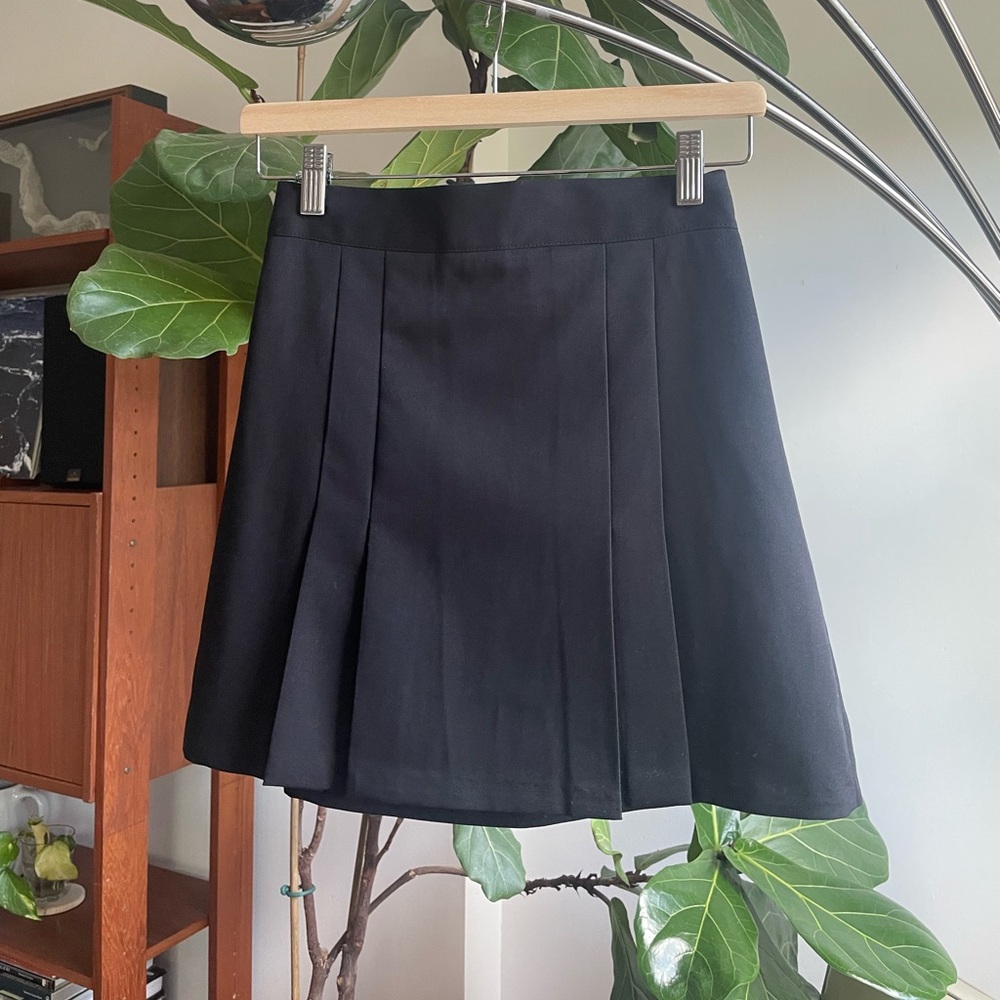 ALAND 33 Field Trip Black Classic Pleats Mini Skirt